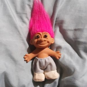 Russ troll pink hair